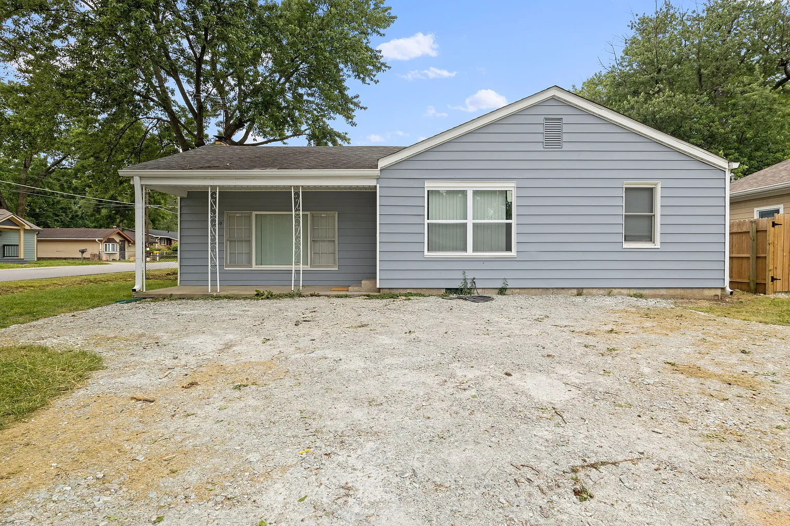 560 S Lynhurst Dr photo 1