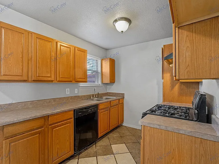3204 Caribbean Dr — Photo 6