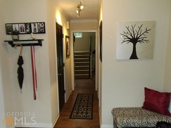 2nd image of 2471 Meadowglen Trl