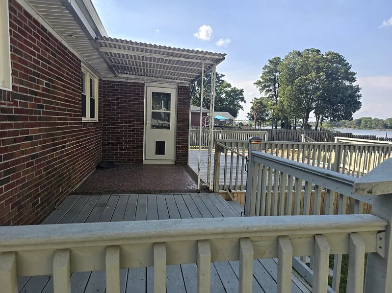 3 bed, 2.5 bath, 1650 sqft, $2,750 — Photo 2