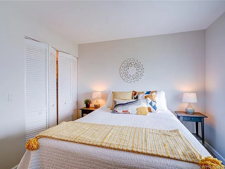 5553 NE Gulfstream Way — Photo 14