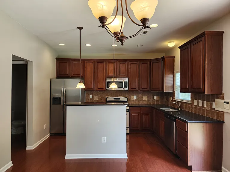 3907 Caldwell Ridge Pkwy — Photo 6