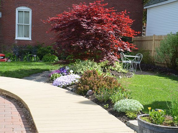 Boardwalk from driveway