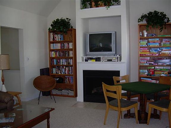 4th image of 1403 Asbury Ave