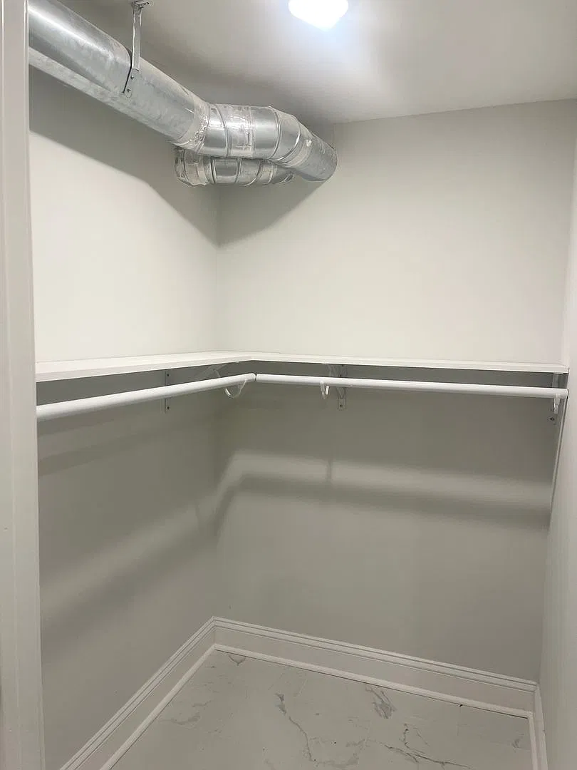 Stoneleigh Court Apartments — Photo 4