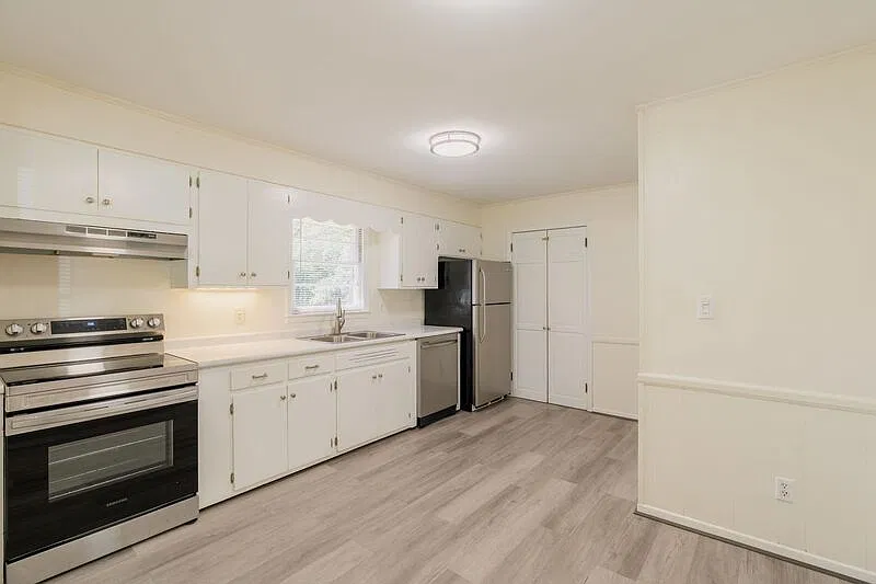 3 bed, 1.5 bath, 1100 sqft, $1,750 — Photo 4