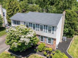 255 Twining Rd, Lansdale, PA 19446