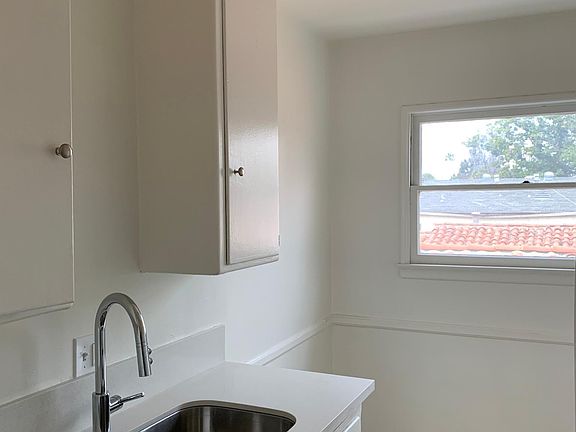 4th image of 12108 Hoffman St #3