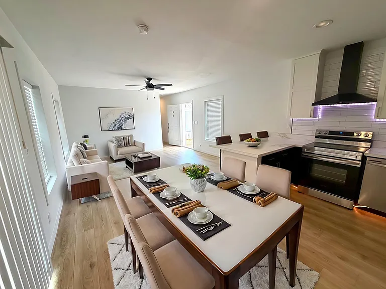 317 W 8th St #25 — Photo 9