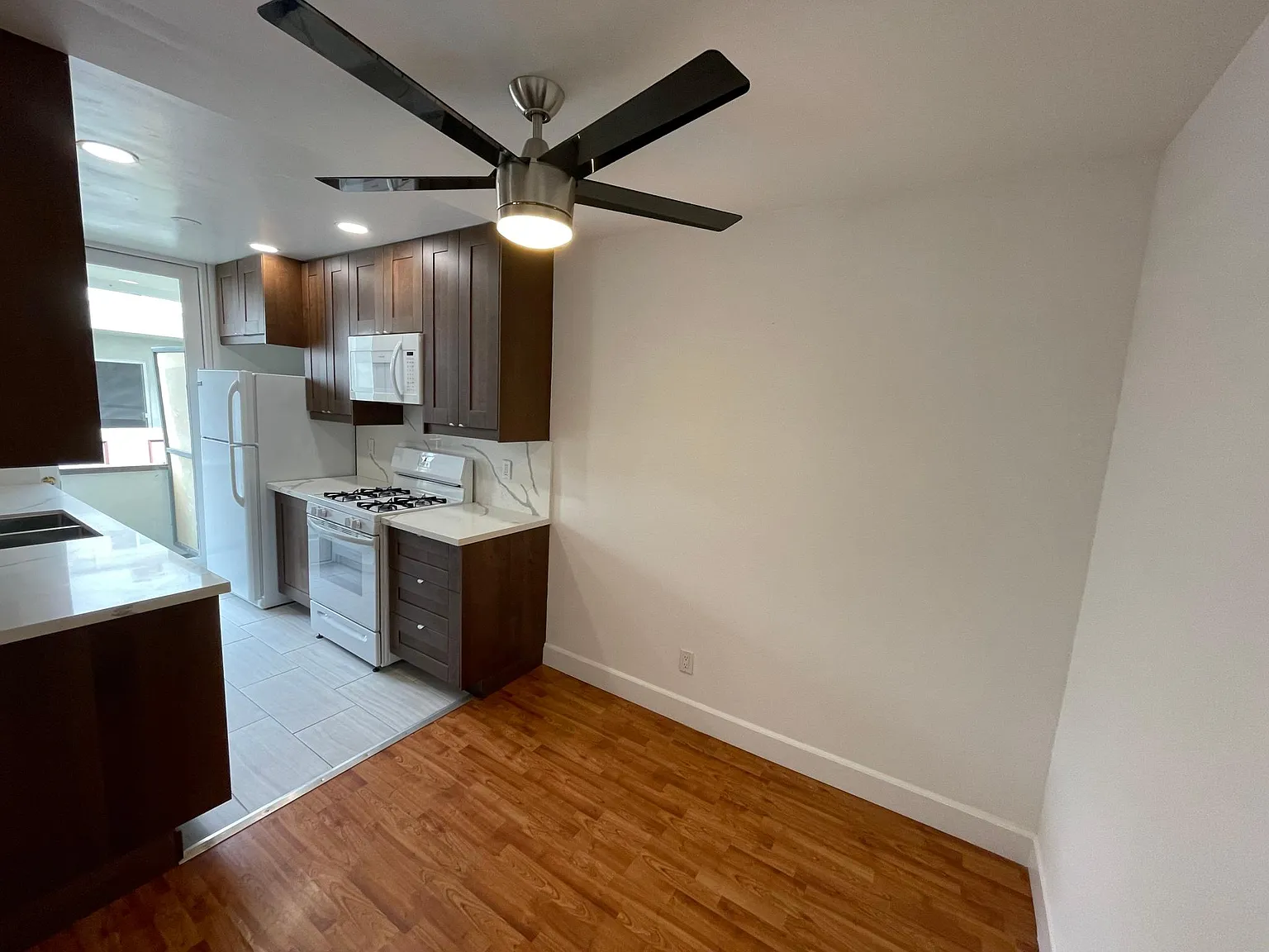 1 bed, 800 sqft, $2,595 — Photo 3