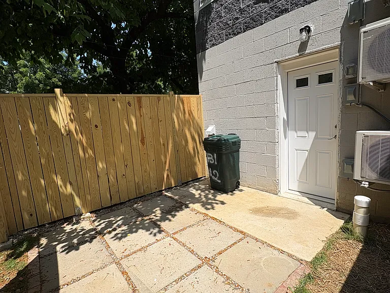 431 N Cherry St — Photo 5