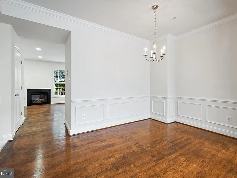 8342 Broderick Cir — Photo 10