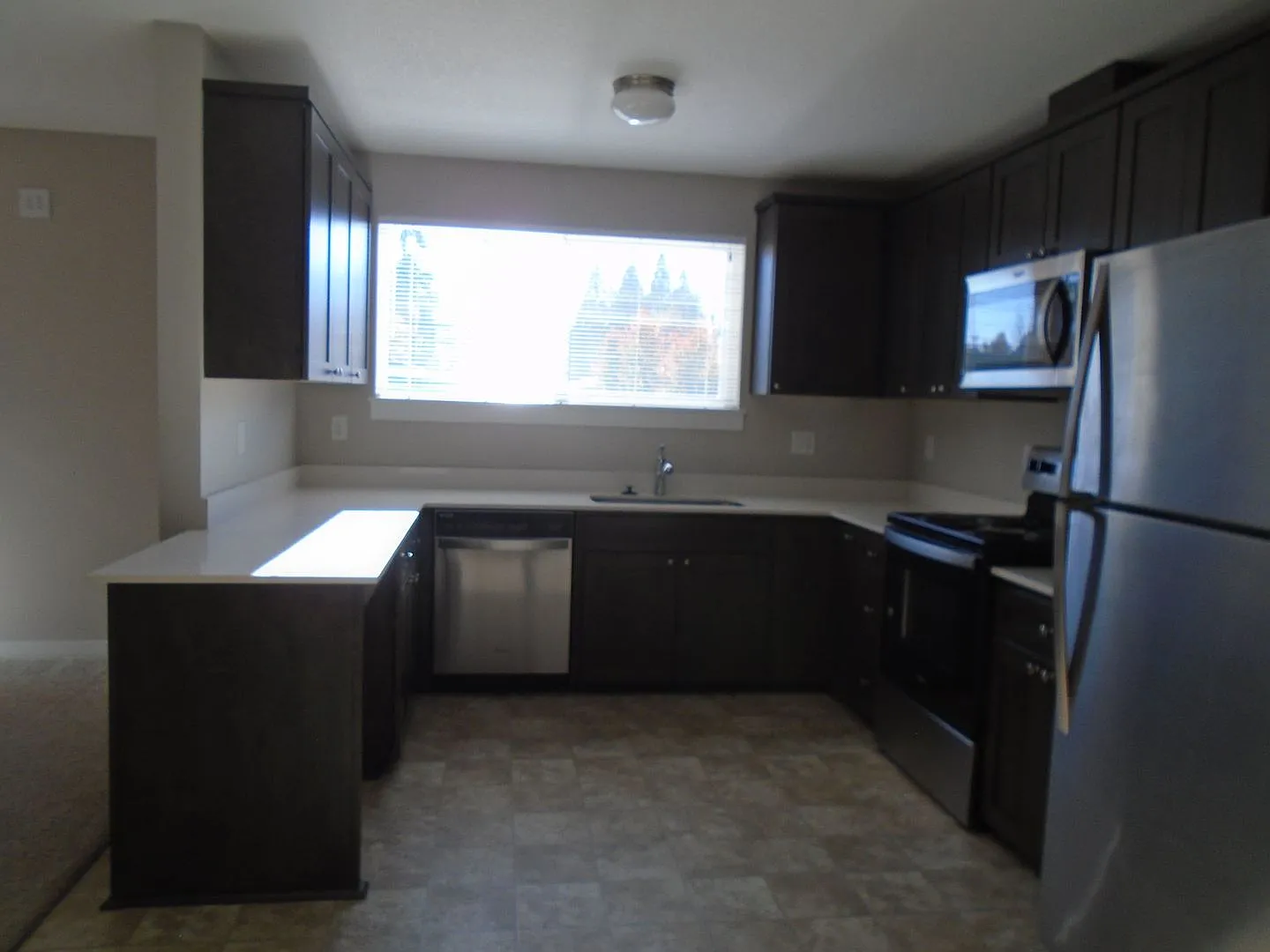 #411 Plymouth Apartments — Photo 3