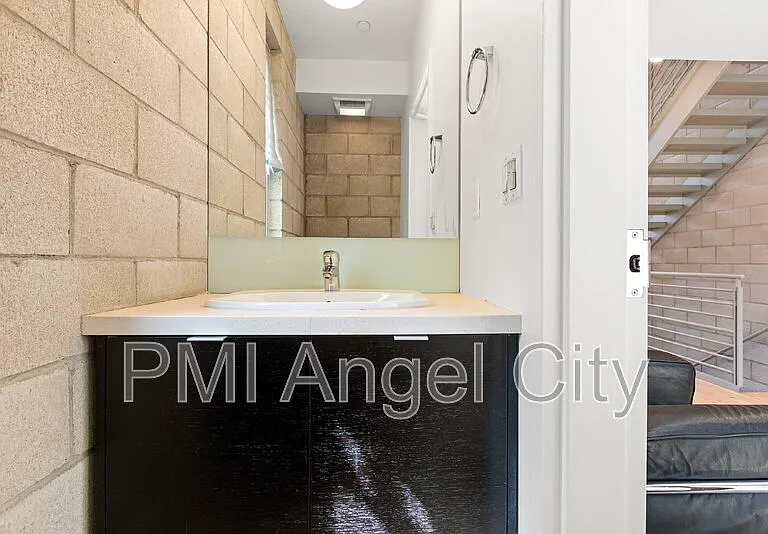 3450 Cahuenga Blvd W #607 — Photo 9
