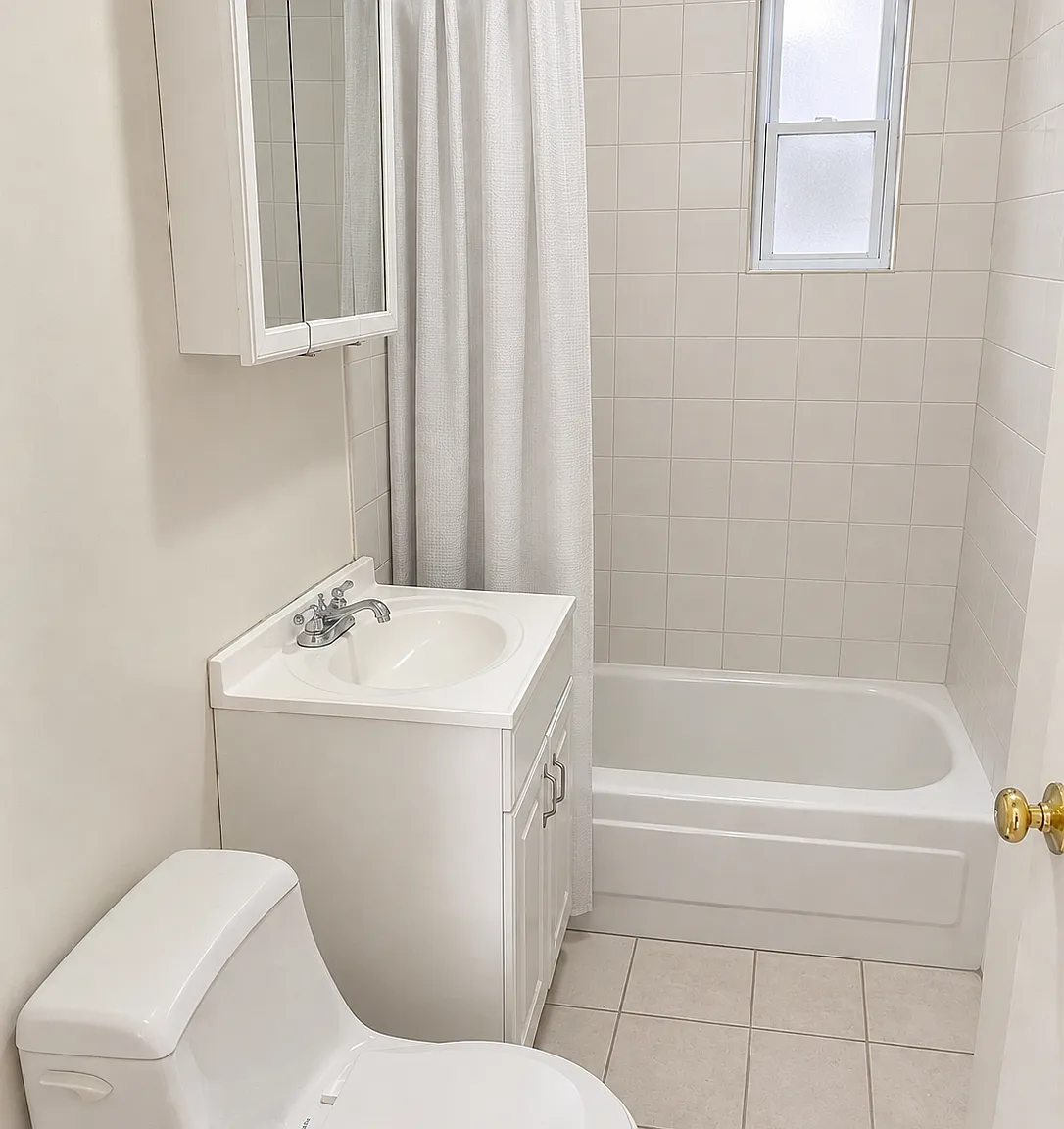 2 bed, 1.0 bath, $2,800 — Photo 3