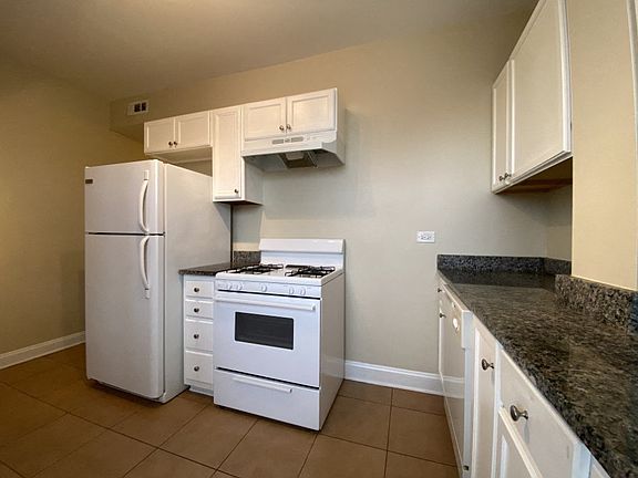 4th image of 3156 W Diversey Ave #3154-2