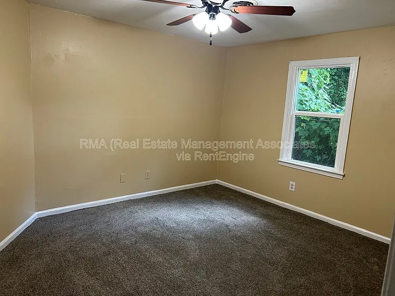 333 W College St — Photo 4