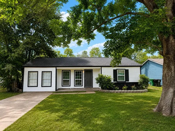 5715 Lakefield Dr, Houston, TX 77033