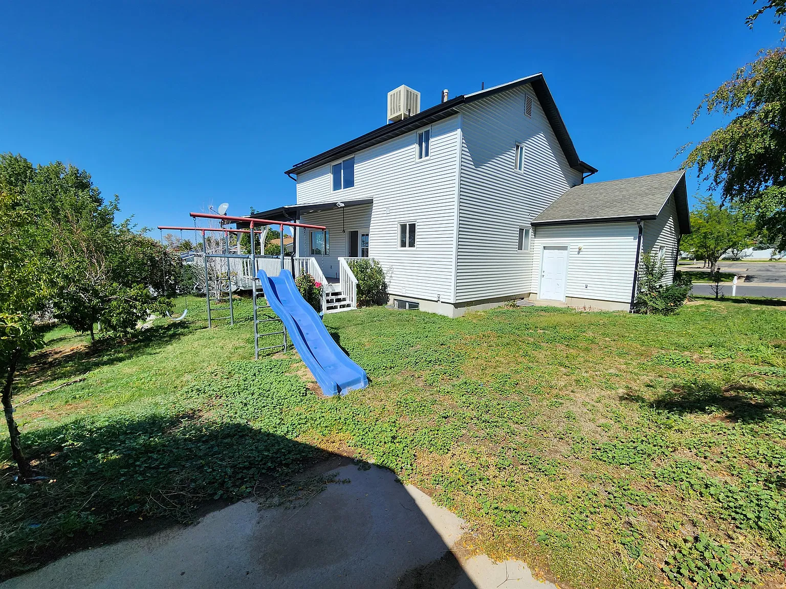 1092 East 3250 North - 1 — Photo 4