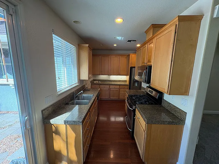 310 W Viento St — Photo 7