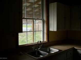 5901 Roanoke Rd, Shawsville, VA 24162