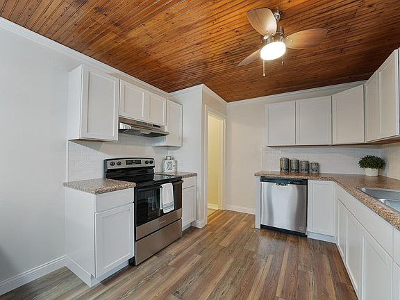 4th image of 4001 Garden Pl