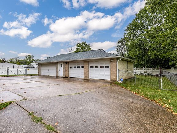 3rd image of 3120 Compton Rd