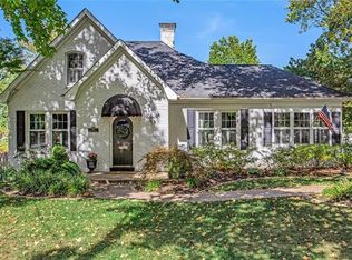 995 Kirkham Ave, Saint Louis, MO 63122