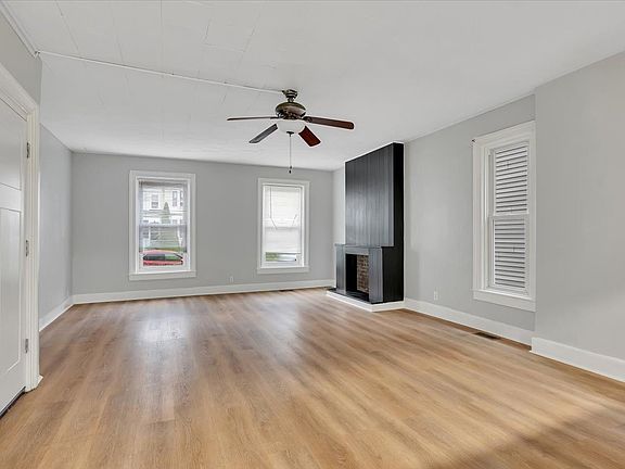 4th image of 57 1/2 Saratoga Ave Floor 1N