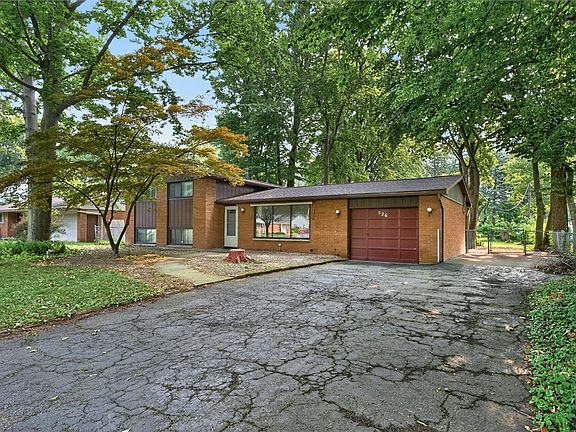 2nd image of 526 Sharon Dr