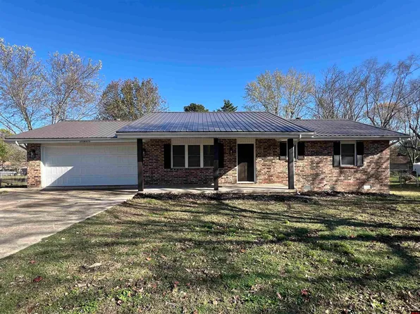 605 N Cardinal Dr, Mountain Home, AR 72653