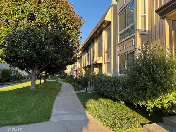 9695 Brookbay Cir, Huntington Beach, CA 92646