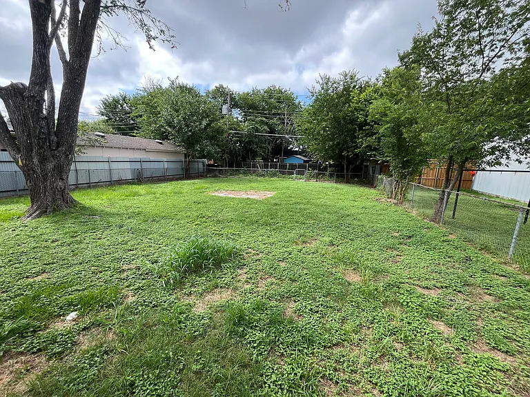 8438 Maddox Ave — Photo 16