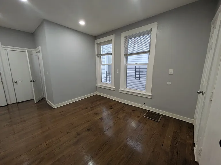 235 Davenport Ave #1B — Photo 5