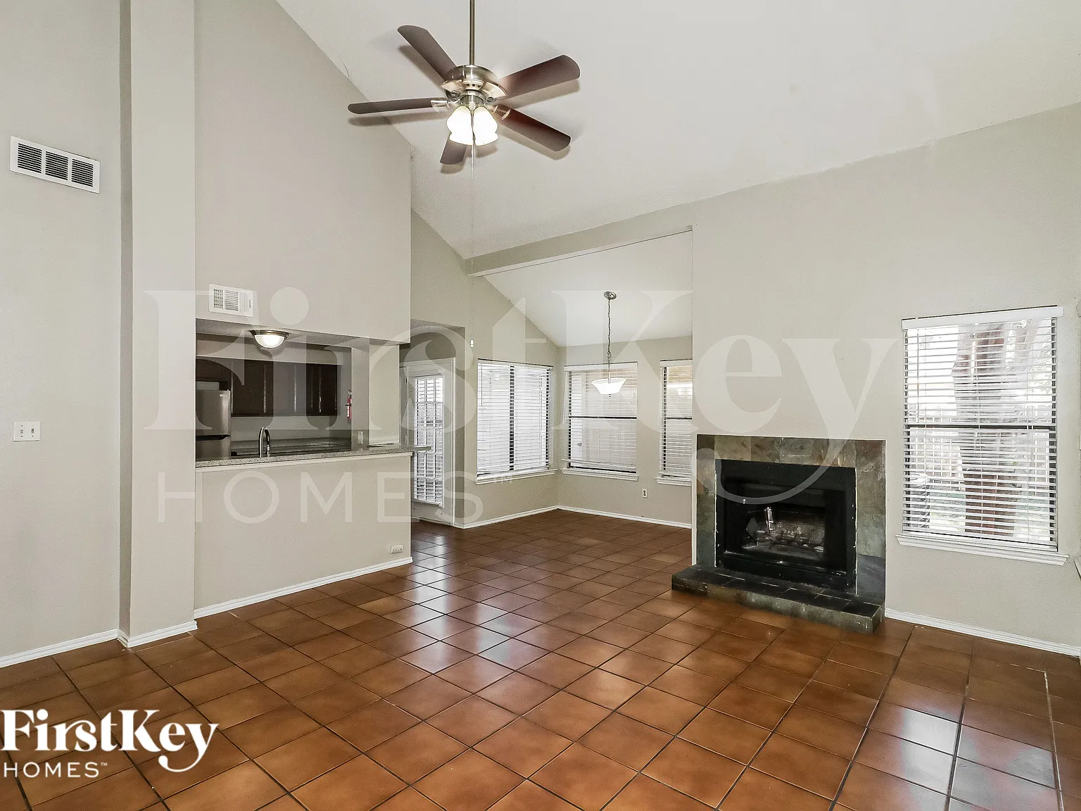 4 bed, 2.5 bath, 1737 sqft, $1,890 — Photo 2
