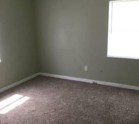 5th image of 1371 Hyde Park Blvd