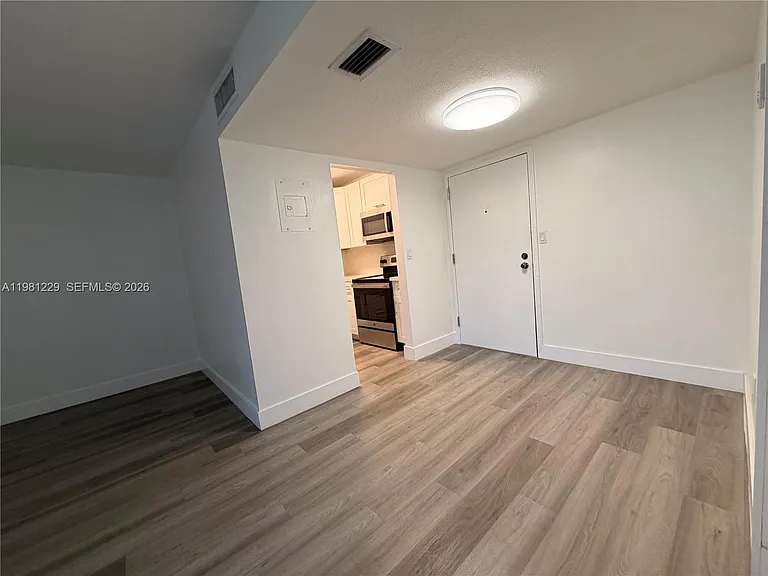 5050 NW 7th St #511 — Photo 8