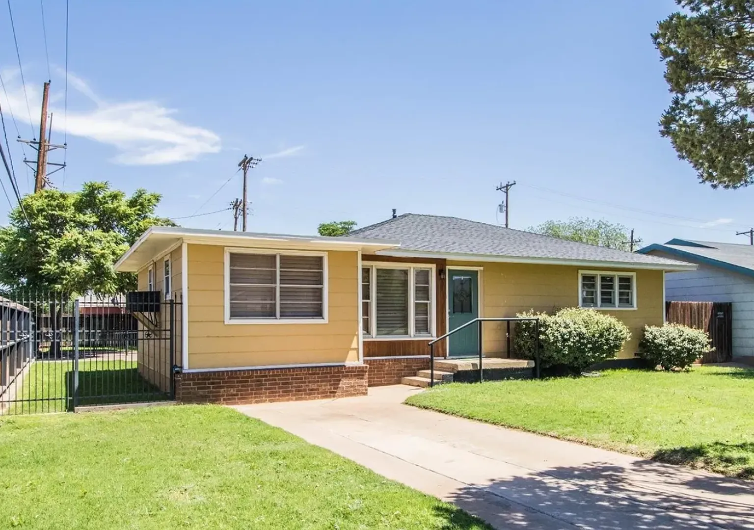 Lease Only 2822 3rd Street — Photo 2