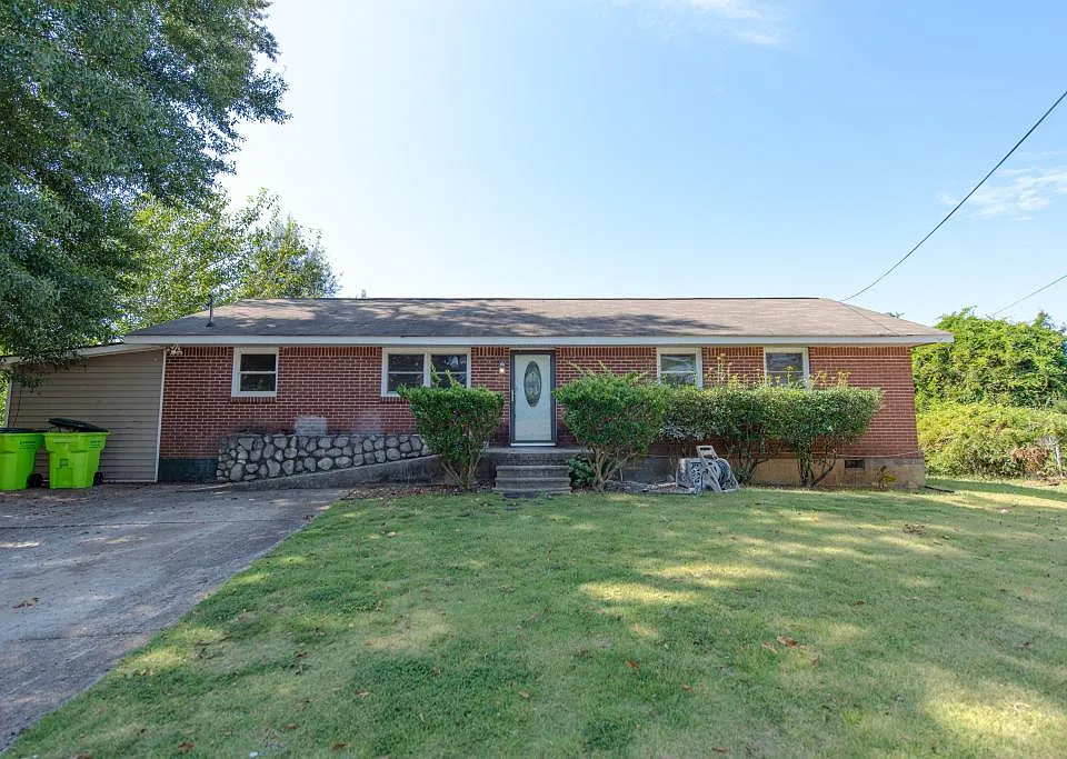 8909 Channing Dr