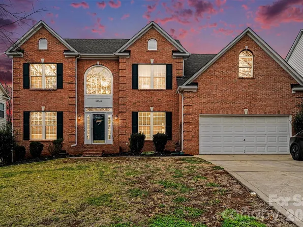15548 Donnington Dr, Charlotte, NC 28277