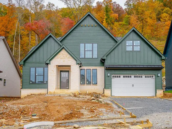 9823 Trestle Cir, Ooltewah, TN 37363