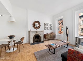 72 Perry St APT 2A, New York, NY 10014