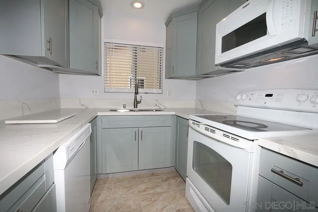2 bed, 1.0 bath, 1000 sqft, $2,795 — Photo 4