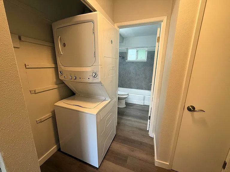 39th Ave Flats — Photo 30