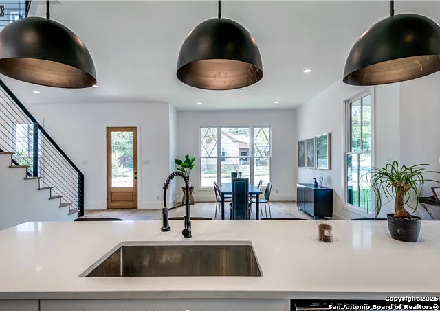 630 E Carson St — Photo 20