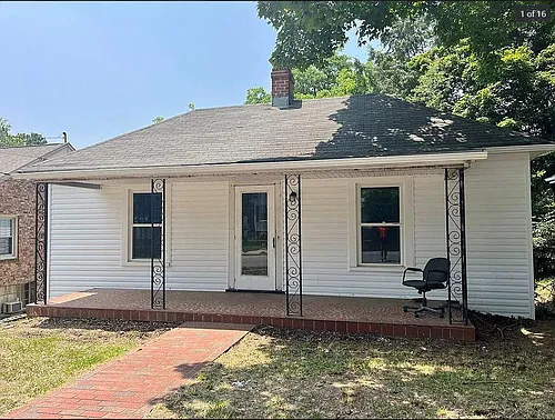 2154 Spencer St Photo 1