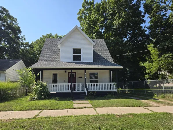 414 E Division St, Dowagiac, MI 49047