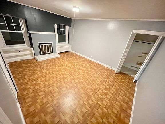 3rd image of 274 Rich Ave Floor 2