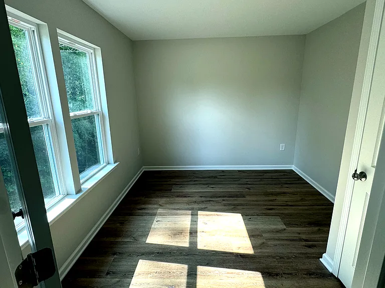 301 Dahl St — Photo 9