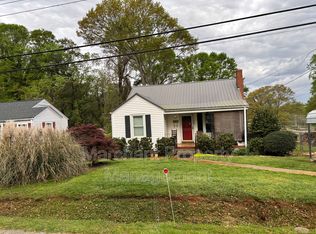 102 W Decatur St, Greenville, SC 29617